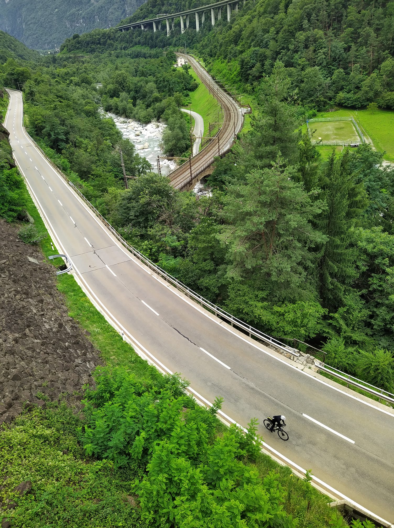 self guided bike tour in switzerland